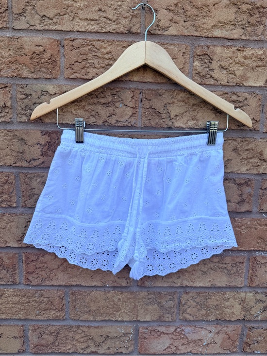 La Vie En Rose Other - 💫4/$25 • La Vie En Rose White Eyelet Lace PJ Shorts
